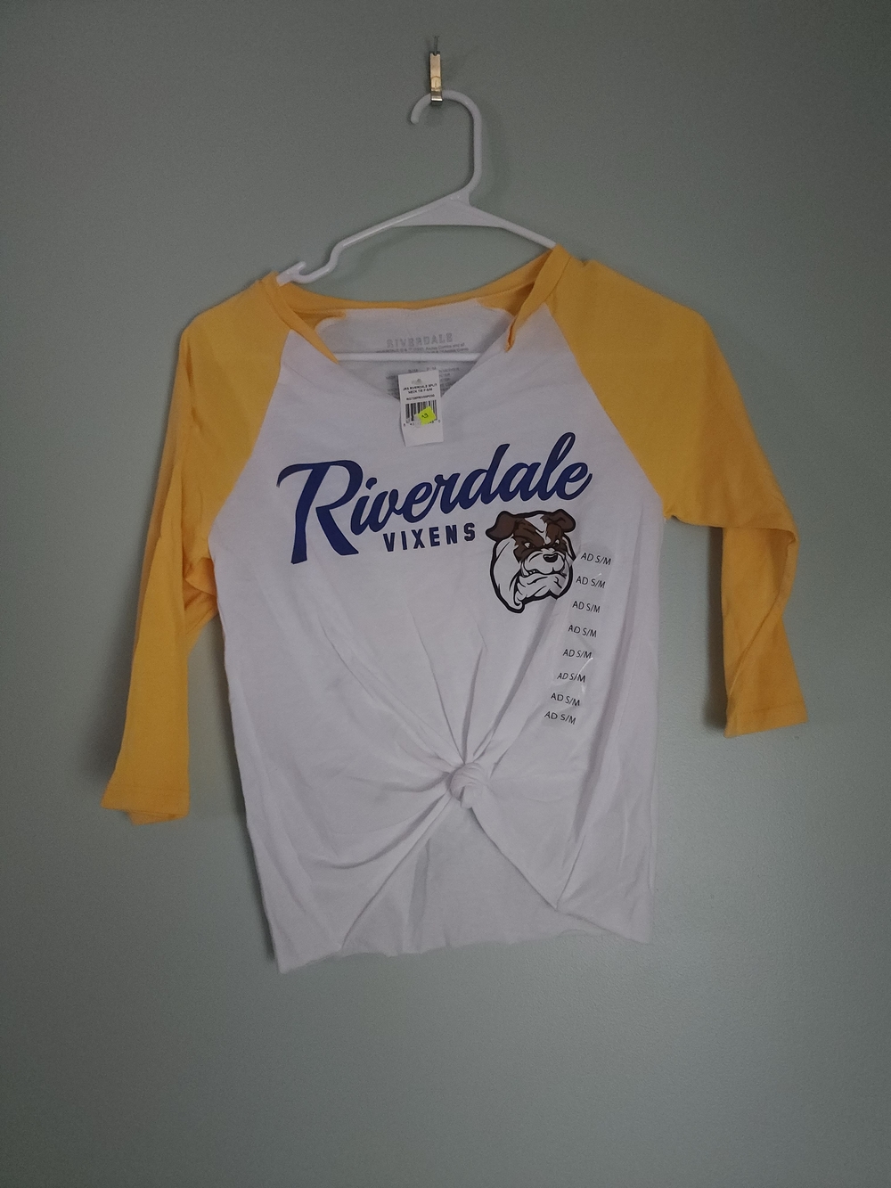 Arche White and Yellow 'Riverdale Vixens' Knot-Front Raglan Tee